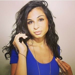 Meet your Posher, Coralie